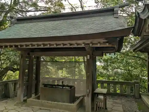 雄山神社前立社壇の{uncategorized: "未分類", other: "その他", undefined: "問題あり", building: "その他建物", grave: "お墓", sacred_gate: "鳥居", guardian: "狛犬", statue: "像", buddha: "仏像", history: "歴史", nature: "自然", garden: "庭園", animal: "動物", pagoda: "塔", temizu: "手水舎", mountain_gate: "山門・神門", sanctuary: "本殿・本堂", subordinate: "末社・摂社", art: "芸術", scenery: "景色", jizo: "地蔵", ema: "絵馬", goshuin: "御朱印", omikuji: "おみくじ", items: "授与品その他", amulet: "お守り", goshuincho: "御朱印帳", eats: "食事", festival: "お祭り", votive_dance: "神楽", shichigosan: "七五三参", wedding: "結婚式", experience: "体験その他", initially: "初詣", around: "周辺", anti_infection: "感染症対策"}