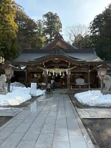 白山比咩神社の{uncategorized: "未分類", other: "その他", undefined: "問題あり", building: "その他建物", grave: "お墓", sacred_gate: "鳥居", guardian: "狛犬", statue: "像", buddha: "仏像", history: "歴史", nature: "自然", garden: "庭園", animal: "動物", pagoda: "塔", temizu: "手水舎", mountain_gate: "山門・神門", sanctuary: "本殿・本堂", subordinate: "末社・摂社", art: "芸術", scenery: "景色", jizo: "地蔵", ema: "絵馬", goshuin: "御朱印", omikuji: "おみくじ", items: "授与品その他", amulet: "お守り", goshuincho: "御朱印帳", eats: "食事", festival: "お祭り", votive_dance: "神楽", shichigosan: "七五三参", wedding: "結婚式", experience: "体験その他", initially: "初詣", around: "周辺", anti_infection: "感染症対策"}