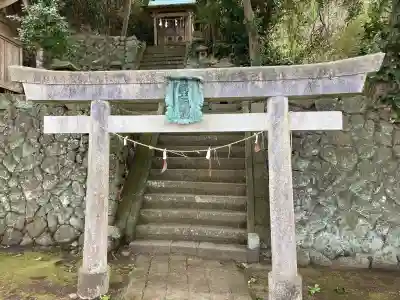 龍王神社の{uncategorized: "未分類", other: "その他", undefined: "問題あり", building: "その他建物", grave: "お墓", sacred_gate: "鳥居", guardian: "狛犬", statue: "像", buddha: "仏像", history: "歴史", nature: "自然", garden: "庭園", animal: "動物", pagoda: "塔", temizu: "手水舎", mountain_gate: "山門・神門", sanctuary: "本殿・本堂", subordinate: "末社・摂社", art: "芸術", scenery: "景色", jizo: "地蔵", ema: "絵馬", goshuin: "御朱印", omikuji: "おみくじ", items: "授与品その他", amulet: "お守り", goshuincho: "御朱印帳", eats: "食事", festival: "お祭り", votive_dance: "神楽", shichigosan: "七五三参", wedding: "結婚式", experience: "体験その他", initially: "初詣", around: "周辺", anti_infection: "感染症対策"}