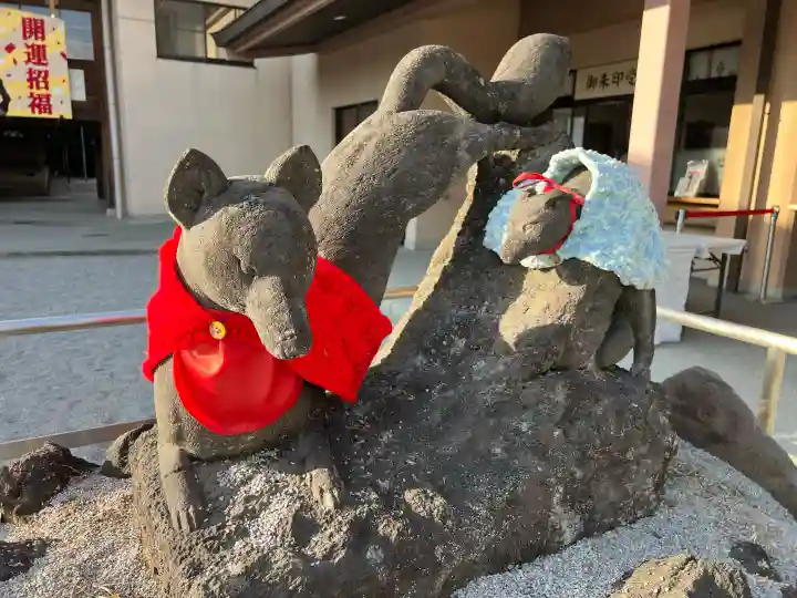 箭弓稲荷神社の{uncategorized: "未分類", other: "その他", undefined: "問題あり", building: "その他建物", grave: "お墓", sacred_gate: "鳥居", guardian: "狛犬", statue: "像", buddha: "仏像", history: "歴史", nature: "自然", garden: "庭園", animal: "動物", pagoda: "塔", temizu: "手水舎", mountain_gate: "山門・神門", sanctuary: "本殿・本堂", subordinate: "末社・摂社", art: "芸術", scenery: "景色", jizo: "地蔵", ema: "絵馬", goshuin: "御朱印", omikuji: "おみくじ", items: "授与品その他", amulet: "お守り", goshuincho: "御朱印帳", eats: "食事", festival: "お祭り", votive_dance: "神楽", shichigosan: "七五三参", wedding: "結婚式", experience: "体験その他", initially: "初詣", around: "周辺", anti_infection: "感染症対策"}