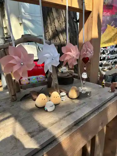 札幌諏訪神社の{uncategorized: "未分類", other: "その他", undefined: "問題あり", building: "その他建物", grave: "お墓", sacred_gate: "鳥居", guardian: "狛犬", statue: "像", buddha: "仏像", history: "歴史", nature: "自然", garden: "庭園", animal: "動物", pagoda: "塔", temizu: "手水舎", mountain_gate: "山門・神門", sanctuary: "本殿・本堂", subordinate: "末社・摂社", art: "芸術", scenery: "景色", jizo: "地蔵", ema: "絵馬", goshuin: "御朱印", omikuji: "おみくじ", items: "授与品その他", amulet: "お守り", goshuincho: "御朱印帳", eats: "食事", festival: "お祭り", votive_dance: "神楽", shichigosan: "七五三参", wedding: "結婚式", experience: "体験その他", initially: "初詣", around: "周辺", anti_infection: "感染症対策"}