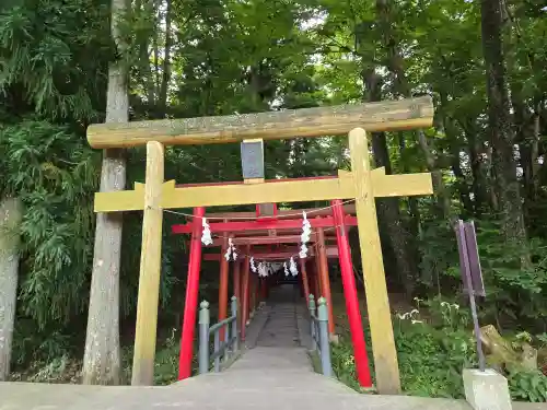 新屋山神社(山梨県)