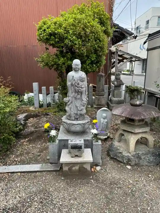 豪潮寺(不動院)の{uncategorized: "未分類", other: "その他", undefined: "問題あり", building: "その他建物", grave: "お墓", sacred_gate: "鳥居", guardian: "狛犬", statue: "像", buddha: "仏像", history: "歴史", nature: "自然", garden: "庭園", animal: "動物", pagoda: "塔", temizu: "手水舎", mountain_gate: "山門・神門", sanctuary: "本殿・本堂", subordinate: "末社・摂社", art: "芸術", scenery: "景色", jizo: "地蔵", ema: "絵馬", goshuin: "御朱印", omikuji: "おみくじ", items: "授与品その他", amulet: "お守り", goshuincho: "御朱印帳", eats: "食事", festival: "お祭り", votive_dance: "神楽", shichigosan: "七五三参", wedding: "結婚式", experience: "体験その他", initially: "初詣", around: "周辺", anti_infection: "感染症対策"}