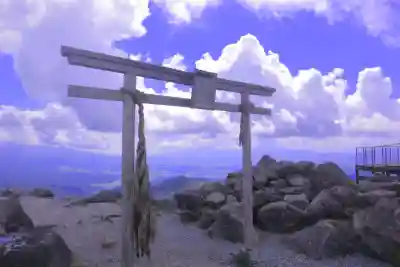 車山神社の{uncategorized: "未分類", other: "その他", undefined: "問題あり", building: "その他建物", grave: "お墓", sacred_gate: "鳥居", guardian: "狛犬", statue: "像", buddha: "仏像", history: "歴史", nature: "自然", garden: "庭園", animal: "動物", pagoda: "塔", temizu: "手水舎", mountain_gate: "山門・神門", sanctuary: "本殿・本堂", subordinate: "末社・摂社", art: "芸術", scenery: "景色", jizo: "地蔵", ema: "絵馬", goshuin: "御朱印", omikuji: "おみくじ", items: "授与品その他", amulet: "お守り", goshuincho: "御朱印帳", eats: "食事", festival: "お祭り", votive_dance: "神楽", shichigosan: "七五三参", wedding: "結婚式", experience: "体験その他", initially: "初詣", around: "周辺", anti_infection: "感染症対策"}
