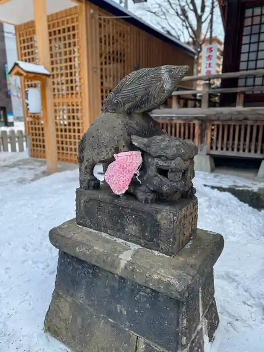 北海道神宮頓宮の狛犬