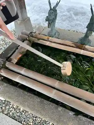 越中護国八幡宮の手水舎