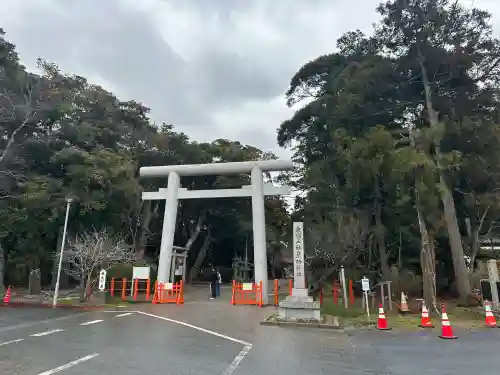息栖神社の{uncategorized: "未分類", other: "その他", undefined: "問題あり", building: "その他建物", grave: "お墓", sacred_gate: "鳥居", guardian: "狛犬", statue: "像", buddha: "仏像", history: "歴史", nature: "自然", garden: "庭園", animal: "動物", pagoda: "塔", temizu: "手水舎", mountain_gate: "山門・神門", sanctuary: "本殿・本堂", subordinate: "末社・摂社", art: "芸術", scenery: "景色", jizo: "地蔵", ema: "絵馬", goshuin: "御朱印", omikuji: "おみくじ", items: "授与品その他", amulet: "お守り", goshuincho: "御朱印帳", eats: "食事", festival: "お祭り", votive_dance: "神楽", shichigosan: "七五三参", wedding: "結婚式", experience: "体験その他", initially: "初詣", around: "周辺", anti_infection: "感染症対策"}