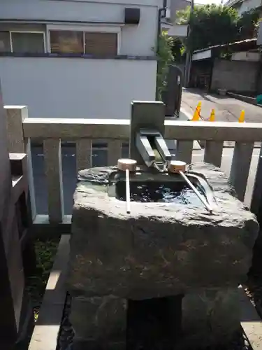 神楽坂若宮八幡神社の手水舎