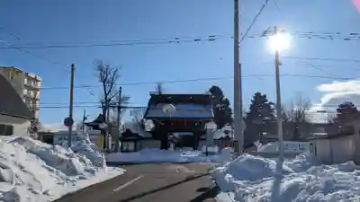旭川別院の山門・神門