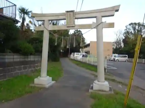 諏訪神社の鳥居