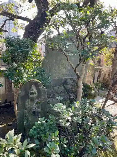 浄正寺の{uncategorized: "未分類", other: "その他", undefined: "問題あり", building: "その他建物", grave: "お墓", sacred_gate: "鳥居", guardian: "狛犬", statue: "像", buddha: "仏像", history: "歴史", nature: "自然", garden: "庭園", animal: "動物", pagoda: "塔", temizu: "手水舎", mountain_gate: "山門・神門", sanctuary: "本殿・本堂", subordinate: "末社・摂社", art: "芸術", scenery: "景色", jizo: "地蔵", ema: "絵馬", goshuin: "御朱印", omikuji: "おみくじ", items: "授与品その他", amulet: "お守り", goshuincho: "御朱印帳", eats: "食事", festival: "お祭り", votive_dance: "神楽", shichigosan: "七五三参", wedding: "結婚式", experience: "体験その他", initially: "初詣", around: "周辺", anti_infection: "感染症対策"}