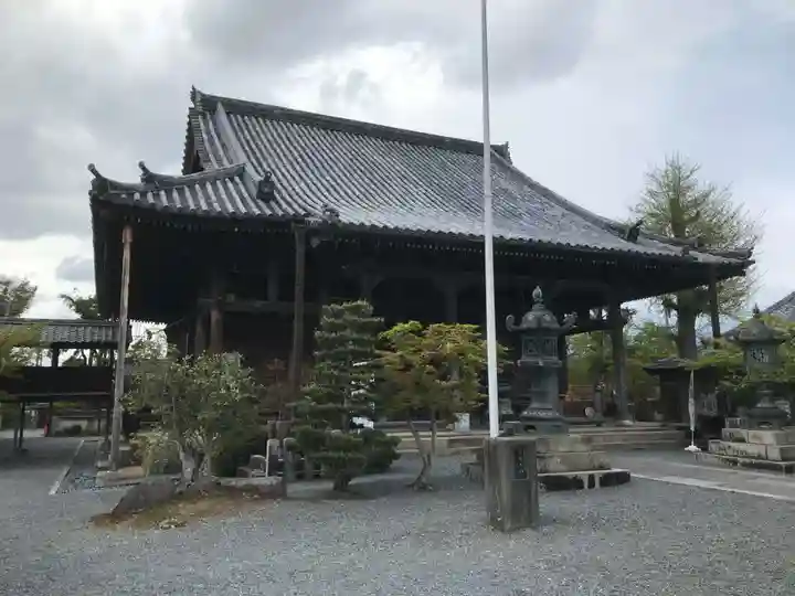 穴太寺の本殿・本堂