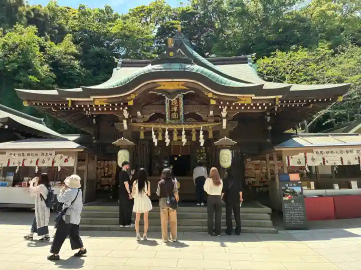 江島神社の{uncategorized: "未分類", other: "その他", undefined: "問題あり", building: "その他建物", grave: "お墓", sacred_gate: "鳥居", guardian: "狛犬", statue: "像", buddha: "仏像", history: "歴史", nature: "自然", garden: "庭園", animal: "動物", pagoda: "塔", temizu: "手水舎", mountain_gate: "山門・神門", sanctuary: "本殿・本堂", subordinate: "末社・摂社", art: "芸術", scenery: "景色", jizo: "地蔵", ema: "絵馬", goshuin: "御朱印", omikuji: "おみくじ", items: "授与品その他", amulet: "お守り", goshuincho: "御朱印帳", eats: "食事", festival: "お祭り", votive_dance: "神楽", shichigosan: "七五三参", wedding: "結婚式", experience: "体験その他", initially: "初詣", around: "周辺", anti_infection: "感染症対策"}