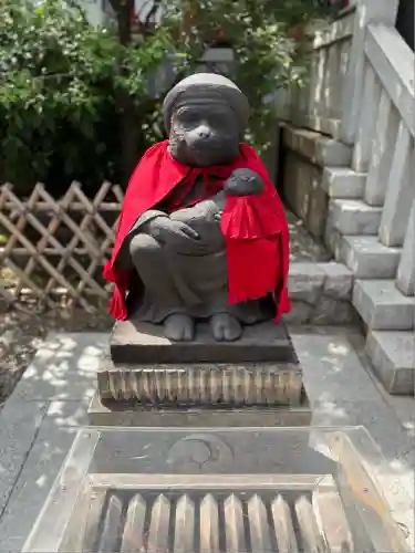 山王稲荷神社（日枝神社末社）の像
