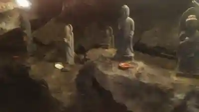 穴井戸観音の地蔵