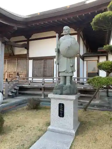 高源寺の像