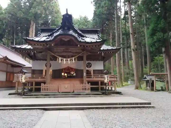 御岩神社の本殿・本堂