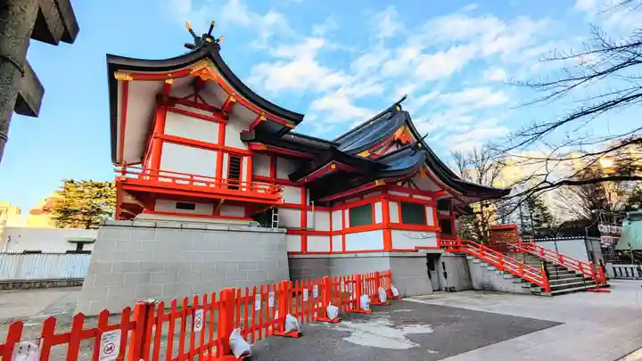 花園神社の本殿・本堂