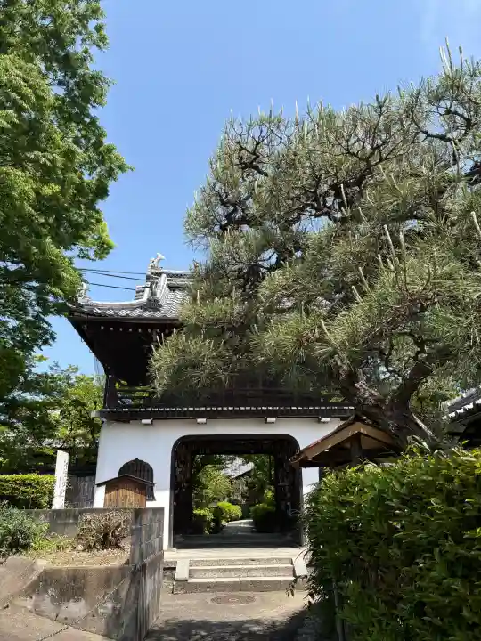 元慶寺の{uncategorized: "未分類", other: "その他", undefined: "問題あり", building: "その他建物", grave: "お墓", sacred_gate: "鳥居", guardian: "狛犬", statue: "像", buddha: "仏像", history: "歴史", nature: "自然", garden: "庭園", animal: "動物", pagoda: "塔", temizu: "手水舎", mountain_gate: "山門・神門", sanctuary: "本殿・本堂", subordinate: "末社・摂社", art: "芸術", scenery: "景色", jizo: "地蔵", ema: "絵馬", goshuin: "御朱印", omikuji: "おみくじ", items: "授与品その他", amulet: "お守り", goshuincho: "御朱印帳", eats: "食事", festival: "お祭り", votive_dance: "神楽", shichigosan: "七五三参", wedding: "結婚式", experience: "体験その他", initially: "初詣", around: "周辺", anti_infection: "感染症対策"}