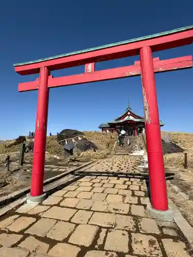 箱根元宮の{uncategorized: "未分類", other: "その他", undefined: "問題あり", building: "その他建物", grave: "お墓", sacred_gate: "鳥居", guardian: "狛犬", statue: "像", buddha: "仏像", history: "歴史", nature: "自然", garden: "庭園", animal: "動物", pagoda: "塔", temizu: "手水舎", mountain_gate: "山門・神門", sanctuary: "本殿・本堂", subordinate: "末社・摂社", art: "芸術", scenery: "景色", jizo: "地蔵", ema: "絵馬", goshuin: "御朱印", omikuji: "おみくじ", items: "授与品その他", amulet: "お守り", goshuincho: "御朱印帳", eats: "食事", festival: "お祭り", votive_dance: "神楽", shichigosan: "七五三参", wedding: "結婚式", experience: "体験その他", initially: "初詣", around: "周辺", anti_infection: "感染症対策"}