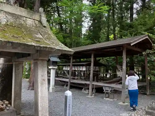 穂高神社本宮の末社・摂社