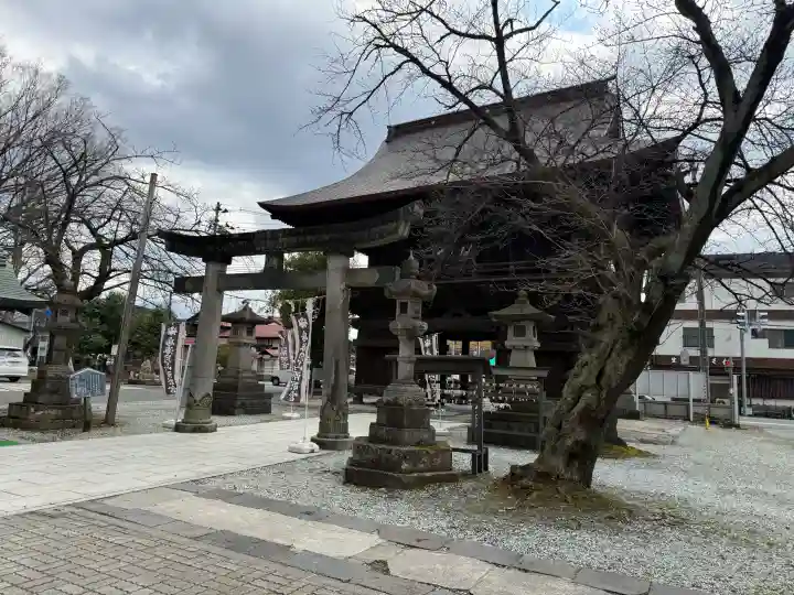 鳥海月山両所宮の{uncategorized: "未分類", other: "その他", undefined: "問題あり", building: "その他建物", grave: "お墓", sacred_gate: "鳥居", guardian: "狛犬", statue: "像", buddha: "仏像", history: "歴史", nature: "自然", garden: "庭園", animal: "動物", pagoda: "塔", temizu: "手水舎", mountain_gate: "山門・神門", sanctuary: "本殿・本堂", subordinate: "末社・摂社", art: "芸術", scenery: "景色", jizo: "地蔵", ema: "絵馬", goshuin: "御朱印", omikuji: "おみくじ", items: "授与品その他", amulet: "お守り", goshuincho: "御朱印帳", eats: "食事", festival: "お祭り", votive_dance: "神楽", shichigosan: "七五三参", wedding: "結婚式", experience: "体験その他", initially: "初詣", around: "周辺", anti_infection: "感染症対策"}