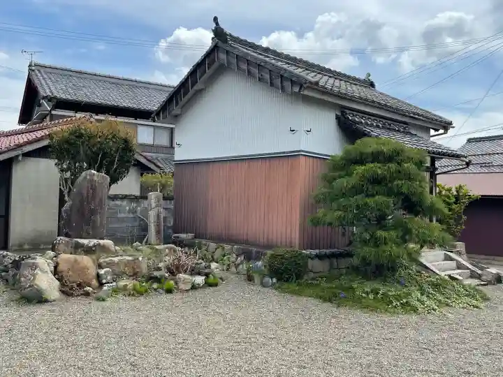 光臨寺の{uncategorized: "未分類", other: "その他", undefined: "問題あり", building: "その他建物", grave: "お墓", sacred_gate: "鳥居", guardian: "狛犬", statue: "像", buddha: "仏像", history: "歴史", nature: "自然", garden: "庭園", animal: "動物", pagoda: "塔", temizu: "手水舎", mountain_gate: "山門・神門", sanctuary: "本殿・本堂", subordinate: "末社・摂社", art: "芸術", scenery: "景色", jizo: "地蔵", ema: "絵馬", goshuin: "御朱印", omikuji: "おみくじ", items: "授与品その他", amulet: "お守り", goshuincho: "御朱印帳", eats: "食事", festival: "お祭り", votive_dance: "神楽", shichigosan: "七五三参", wedding: "結婚式", experience: "体験その他", initially: "初詣", around: "周辺", anti_infection: "感染症対策"}