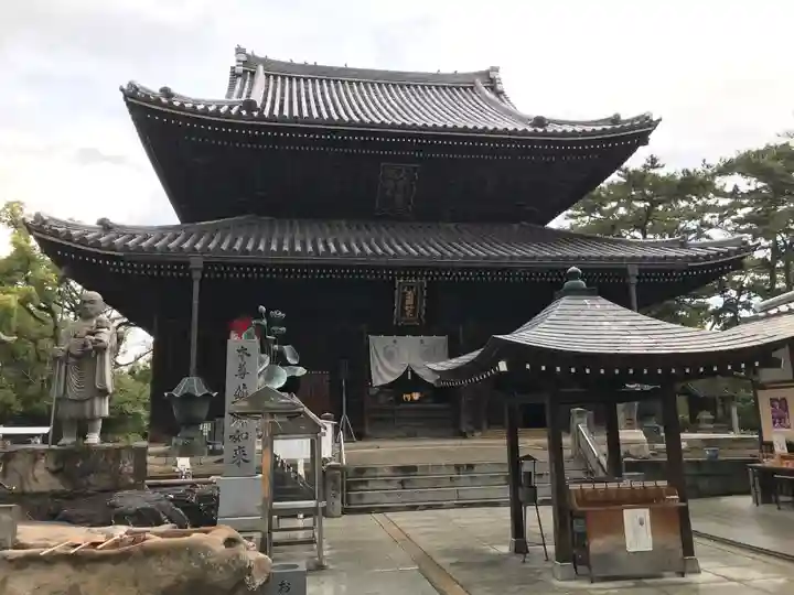 善通寺の本殿・本堂