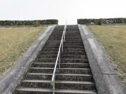 崇神天皇　山邊道勾岡上陵のお墓