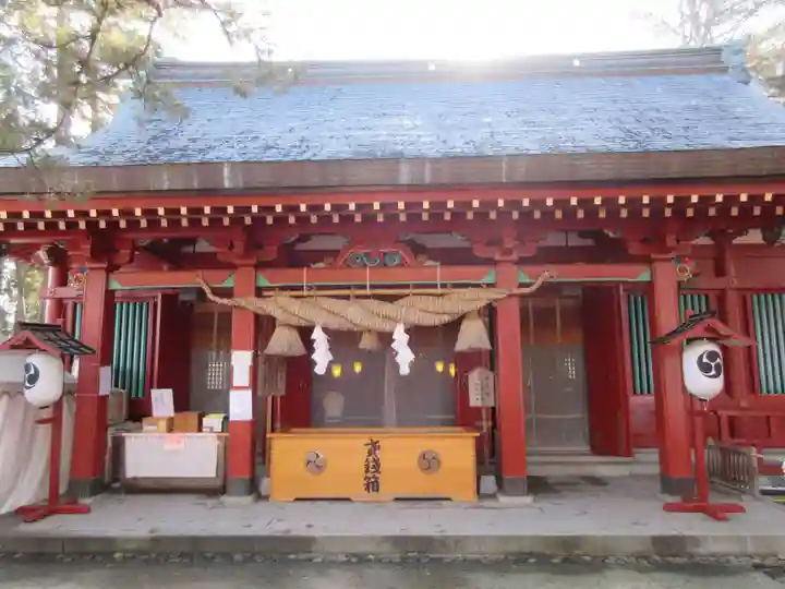 生島足島神社の本殿・本堂