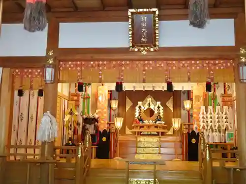 新田神社の本殿・本堂
