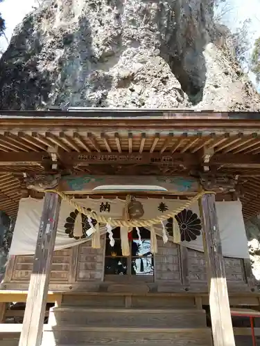 中之嶽神社の本殿