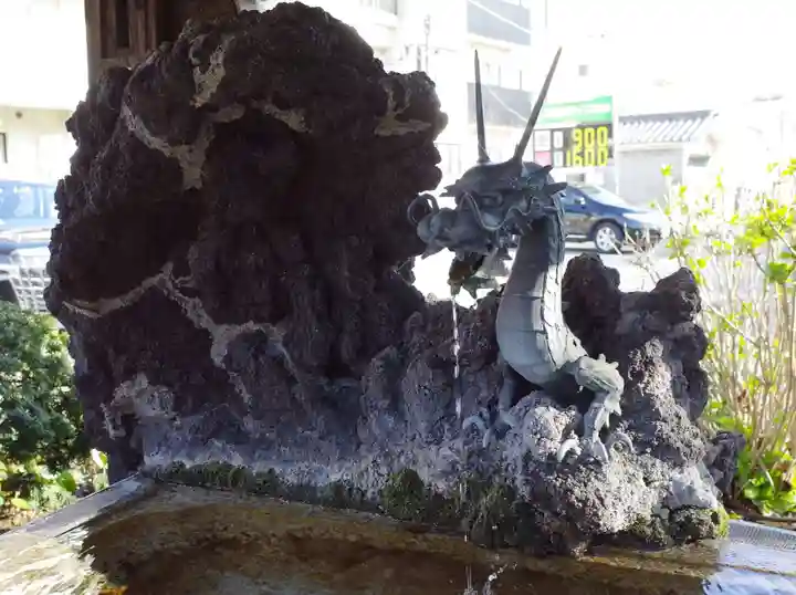 白山神社の手水舎