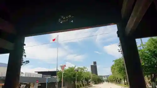 尾張大國霊神社（国府宮）の山門