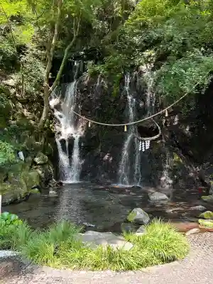 玉簾神社の{uncategorized: "未分類", other: "その他", undefined: "問題あり", building: "その他建物", grave: "お墓", sacred_gate: "鳥居", guardian: "狛犬", statue: "像", buddha: "仏像", history: "歴史", nature: "自然", garden: "庭園", animal: "動物", pagoda: "塔", temizu: "手水舎", mountain_gate: "山門・神門", sanctuary: "本殿・本堂", subordinate: "末社・摂社", art: "芸術", scenery: "景色", jizo: "地蔵", ema: "絵馬", goshuin: "御朱印", omikuji: "おみくじ", items: "授与品その他", amulet: "お守り", goshuincho: "御朱印帳", eats: "食事", festival: "お祭り", votive_dance: "神楽", shichigosan: "七五三参", wedding: "結婚式", experience: "体験その他", initially: "初詣", around: "周辺", anti_infection: "感染症対策"}