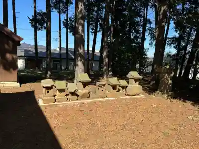雷電神社の{uncategorized: "未分類", other: "その他", undefined: "問題あり", building: "その他建物", grave: "お墓", sacred_gate: "鳥居", guardian: "狛犬", statue: "像", buddha: "仏像", history: "歴史", nature: "自然", garden: "庭園", animal: "動物", pagoda: "塔", temizu: "手水舎", mountain_gate: "山門・神門", sanctuary: "本殿・本堂", subordinate: "末社・摂社", art: "芸術", scenery: "景色", jizo: "地蔵", ema: "絵馬", goshuin: "御朱印", omikuji: "おみくじ", items: "授与品その他", amulet: "お守り", goshuincho: "御朱印帳", eats: "食事", festival: "お祭り", votive_dance: "神楽", shichigosan: "七五三参", wedding: "結婚式", experience: "体験その他", initially: "初詣", around: "周辺", anti_infection: "感染症対策"}