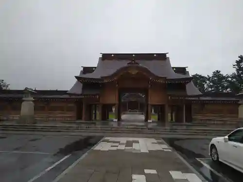 新潟縣護國神社の山門・神門