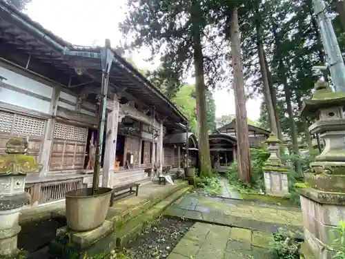 大王寺の本殿