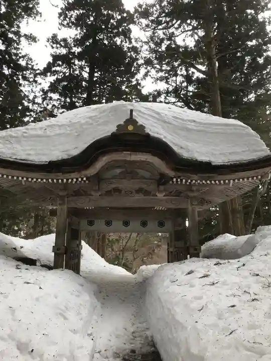 大神山神社奥宮の山門・神門