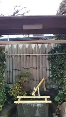 右京塚神社の手水舎