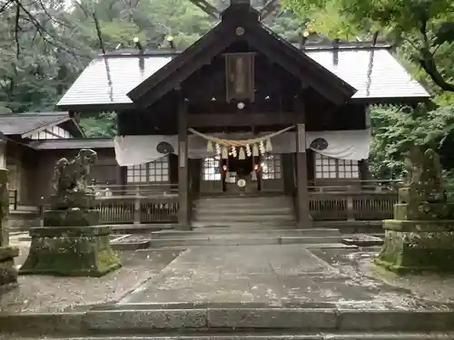 春日山神社の本殿