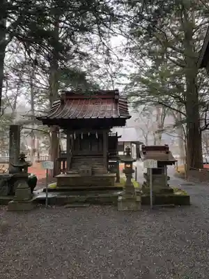 淺間神社（忍野八海）の末社・摂社