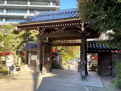 豊川稲荷東京別院の山門・神門