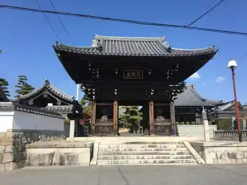 常楽寺の山門