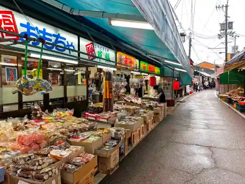 千代保稲荷神社の周辺