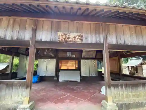 真止戸山神社の本殿