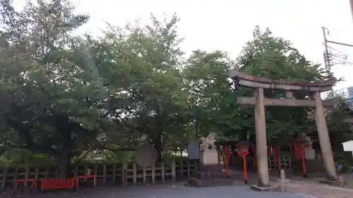 六孫王神社の鳥居