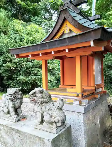 豊栄稲荷神社の末社・摂社