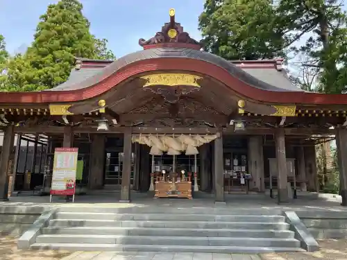 越中一宮 髙瀬神社の{uncategorized: "未分類", other: "その他", undefined: "問題あり", building: "その他建物", grave: "お墓", sacred_gate: "鳥居", guardian: "狛犬", statue: "像", buddha: "仏像", history: "歴史", nature: "自然", garden: "庭園", animal: "動物", pagoda: "塔", temizu: "手水舎", mountain_gate: "山門・神門", sanctuary: "本殿・本堂", subordinate: "末社・摂社", art: "芸術", scenery: "景色", jizo: "地蔵", ema: "絵馬", goshuin: "御朱印", omikuji: "おみくじ", items: "授与品その他", amulet: "お守り", goshuincho: "御朱印帳", eats: "食事", festival: "お祭り", votive_dance: "神楽", shichigosan: "七五三参", wedding: "結婚式", experience: "体験その他", initially: "初詣", around: "周辺", anti_infection: "感染症対策"}