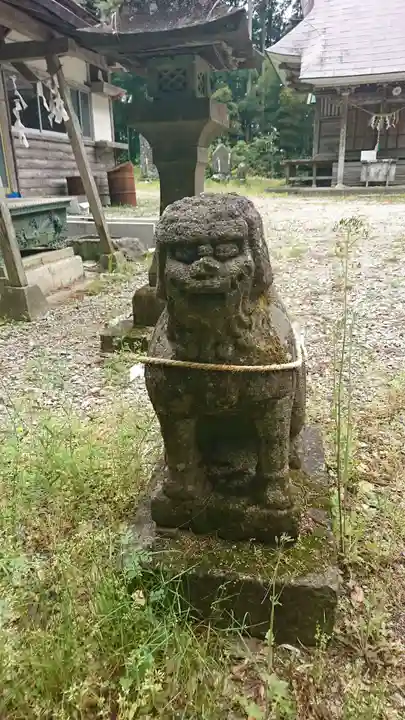 深山神社の狛犬